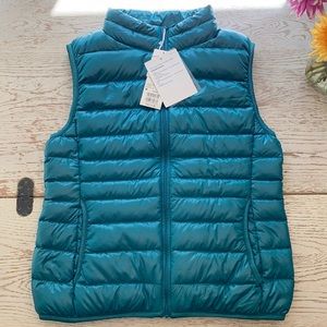 Beauitful Teal Uniqlo Vest